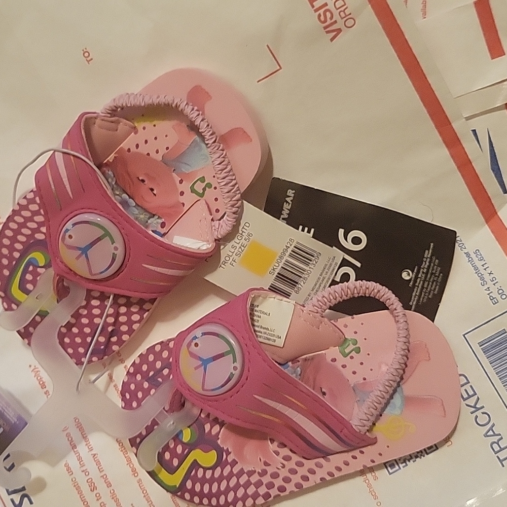 TROLLS LIGHTED FOOTWEAR SIZE 5/6 - Picture 3 of 12